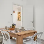 公寓 Guesthost - Bright Flat With Terrace In *