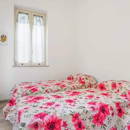 Guesthost - Bright Flat With Terrace In 아파트 *