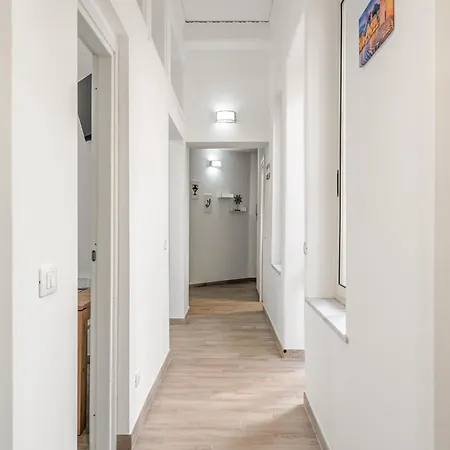 Bright Flat With Terrace In Giardini-Naxos
