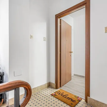 Apartamento Guesthost - Bright Flat With Terrace In *