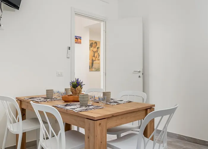 Apartment Bright Flat With Terrace In *