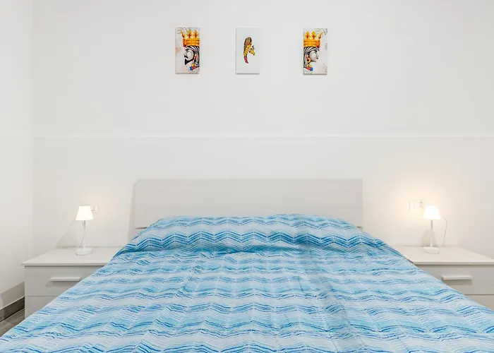 Apartment Bright Flat With Terrace In