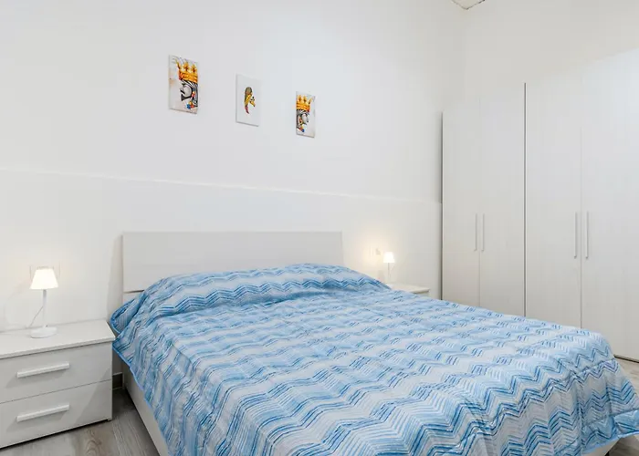 Bright Flat With Terrace In アパート ジャルディーニ・ナクソス