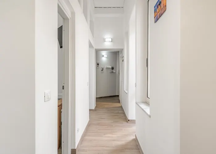 Bright Flat With Terrace In ジャルディーニ・ナクソス