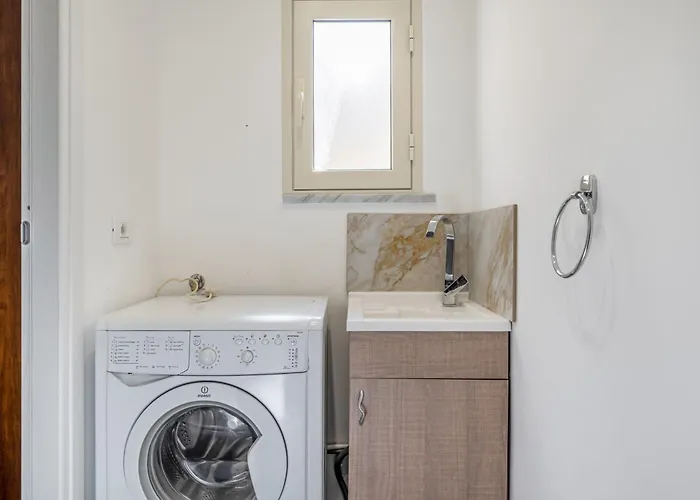 Apartment Bright Flat With Terrace In